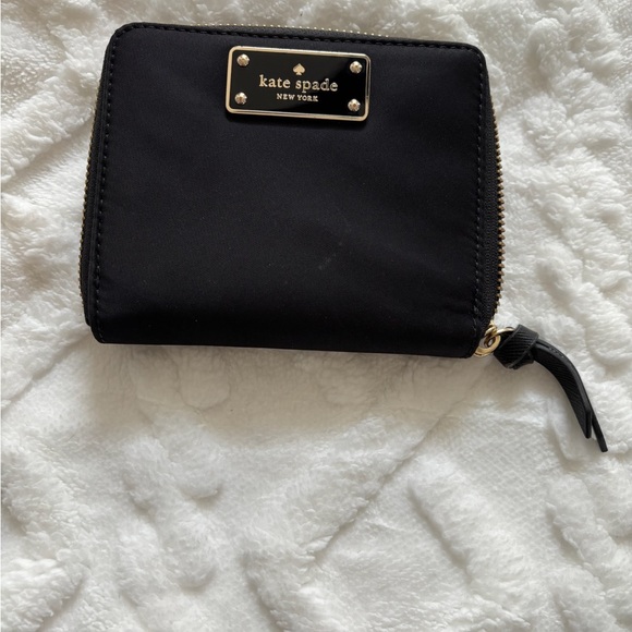 Kate Spade nylon zip around wallet - Picture 2 of 6